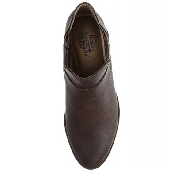 NIB Vegan Leather Coffee Colored Ankle Slip-on Boot, Size 6.5M - Picture 3 of 5